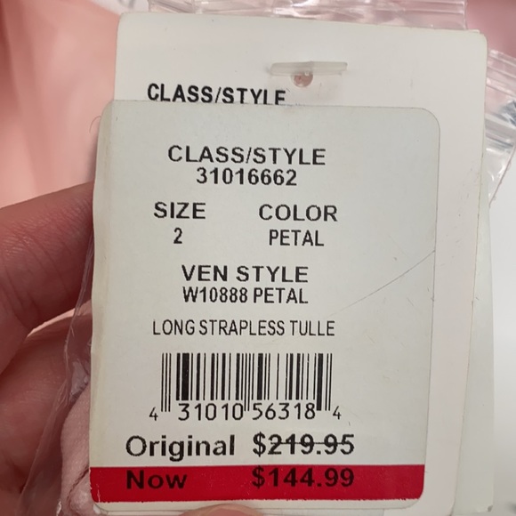 David’s Bridal Pleated Bodice Strapless Tulle Gown - Picture 4 of 4